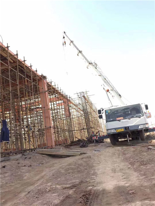 布尔津县吊车作业的安全注意事项有哪些？