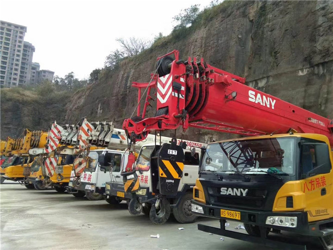 布尔津县吊车出租按什么计费？台班费、单次费、里程费怎么算？