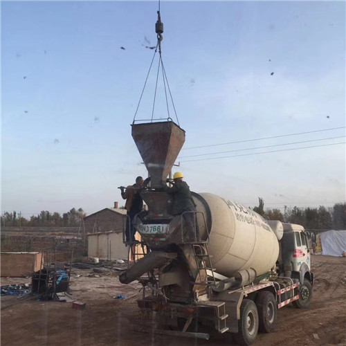 布尔津县“精准瞄准”—— 吊车的 “定位导航” 技术