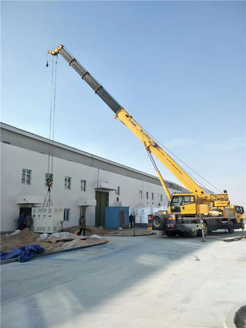 布尔津县“超载就喊停”—— 吊车的 “重量保镖” 技术