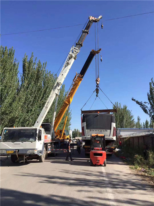 布尔津县港口集装箱搬运案例